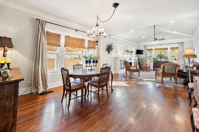 407 W Columbia Street, Weatherford, TX 76086