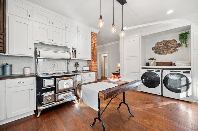 407 W Columbia Street, Weatherford, TX 76086