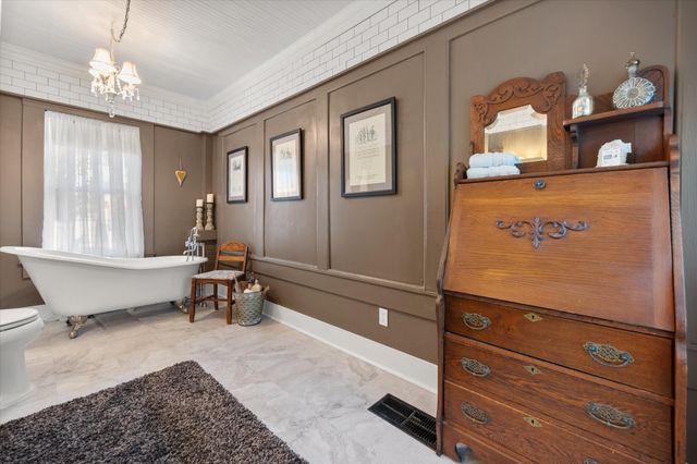 407 W Columbia Street, Weatherford, TX 76086