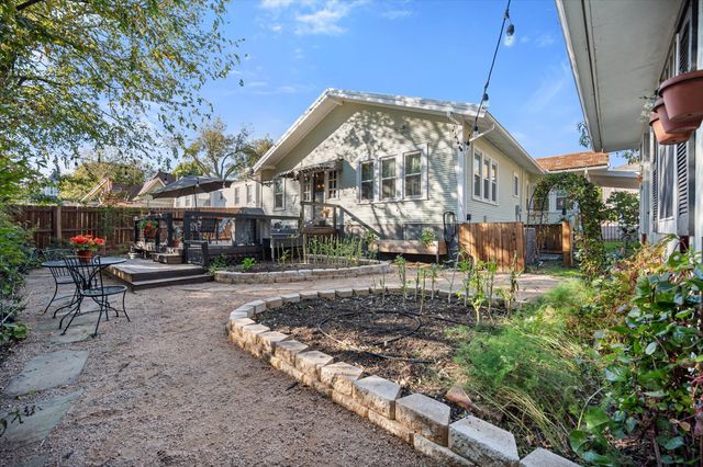 407 W Columbia Street, Weatherford, TX 76086