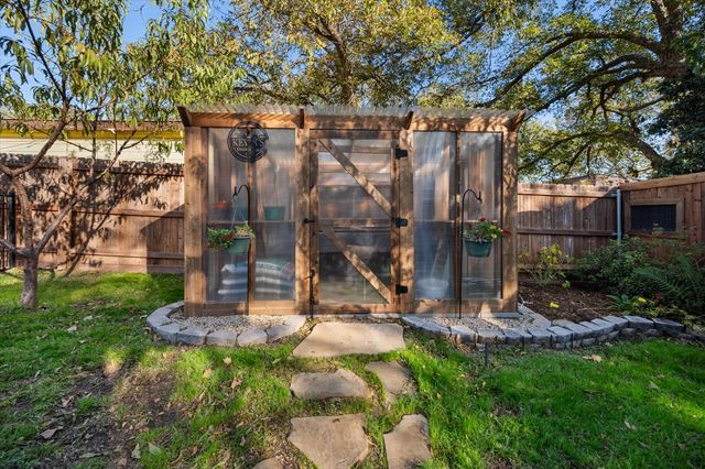 407 W Columbia Street, Weatherford, TX 76086