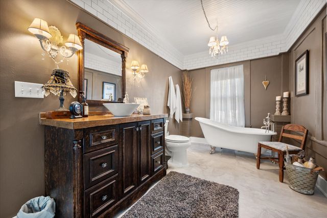 407 W Columbia Street, Weatherford, TX 76086