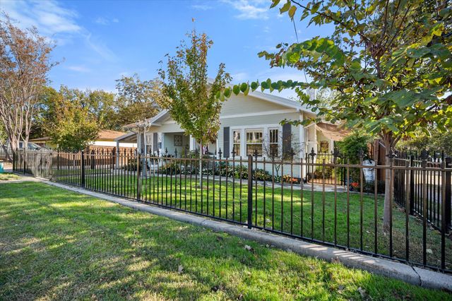 407 W Columbia Street, Weatherford, TX 76086