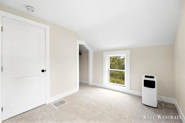3820 11 Mile Road, Rockford, MI 49341
