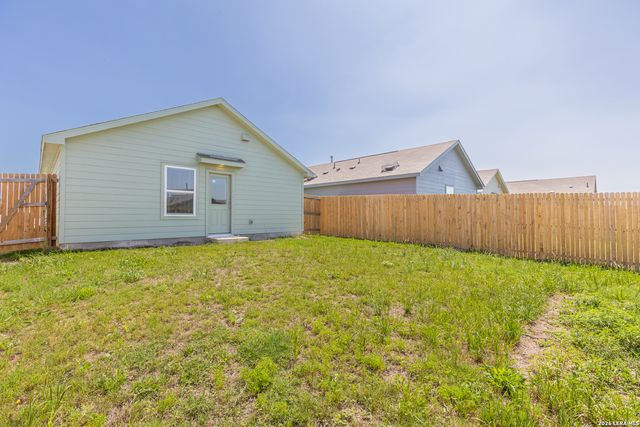 12932 LAKE FRYER, St Hedwig, TX 78152