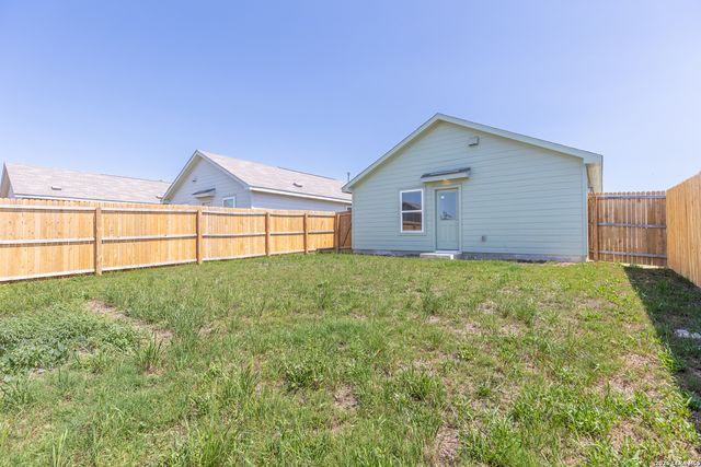 12932 LAKE FRYER, St Hedwig, TX 78152