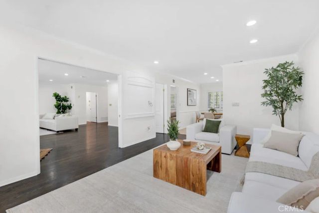 18950 Merridy Street, Northridge, CA 91324