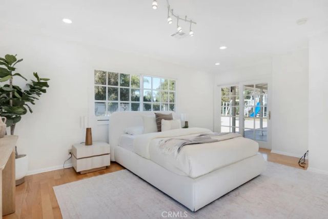 18950 Merridy Street, Northridge, CA 91324