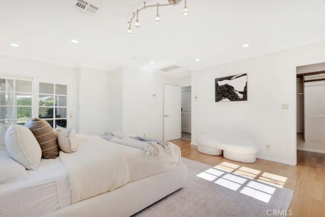 18950 Merridy Street, Northridge, CA 91324