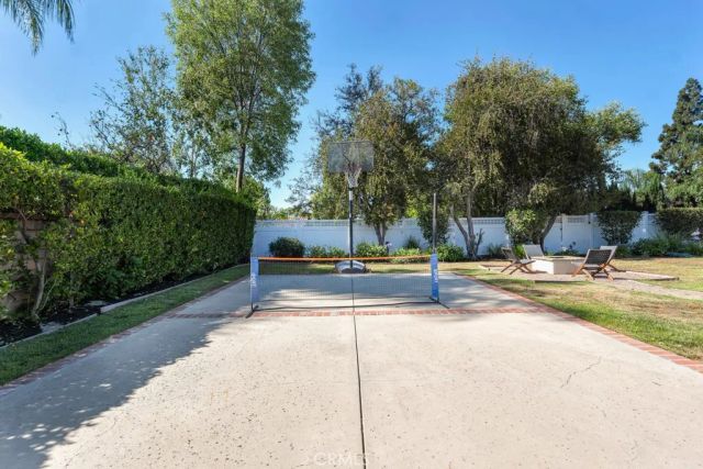 18950 Merridy Street, Northridge, CA 91324