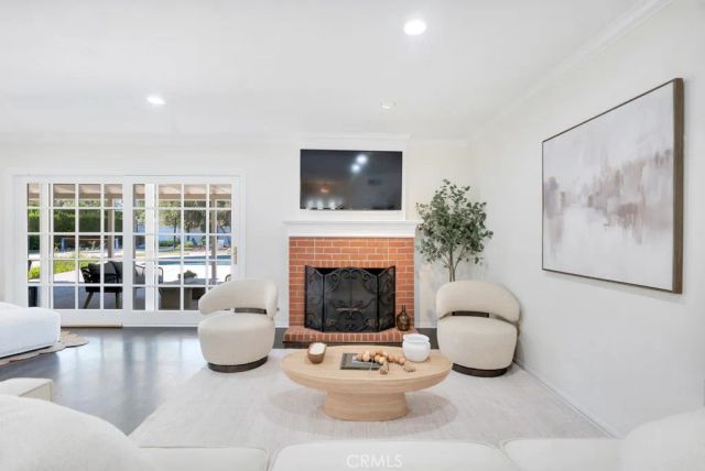 18950 Merridy Street, Northridge, CA 91324