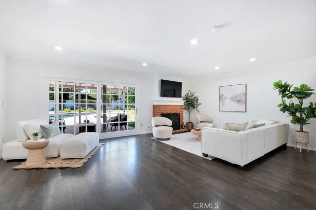 18950 Merridy Street, Northridge, CA 91324