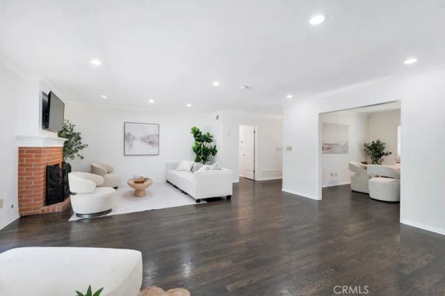 18950 Merridy Street, Northridge, CA 91324