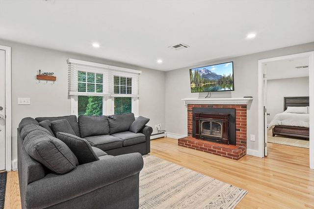 74 Oak Hill Rd, Southborough, MA 01745