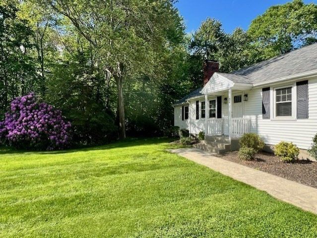 74 Oak Hill Rd, Southborough, MA 01745