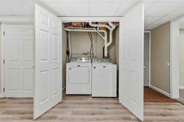 74 Oak Hill Rd, Southborough, MA 01745