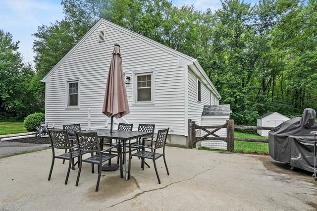 74 Oak Hill Rd, Southborough, MA 01745