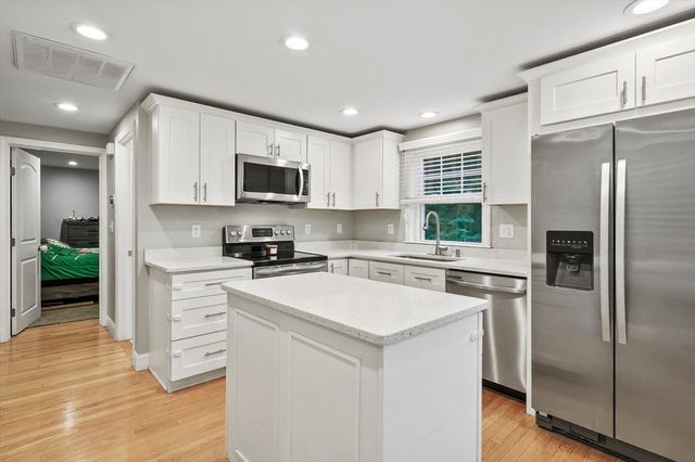 74 Oak Hill Rd, Southborough, MA 01745