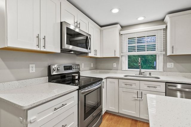 74 Oak Hill Rd, Southborough, MA 01745