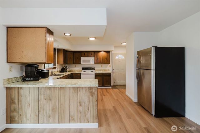 8025 W Wildcat Lake Road, Bremerton, WA 98312