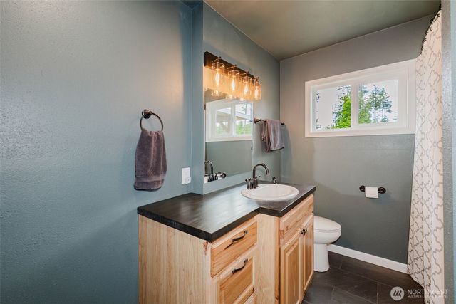 8025 W Wildcat Lake Road, Bremerton, WA 98312