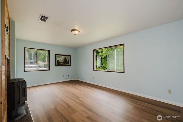 8025 W Wildcat Lake Road, Bremerton, WA 98312
