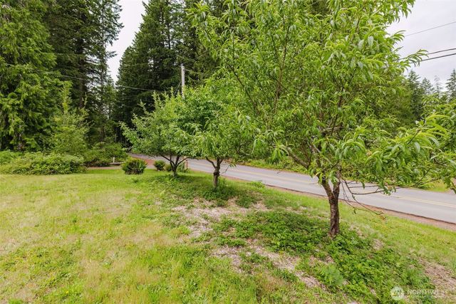 8025 W Wildcat Lake Road, Bremerton, WA 98312