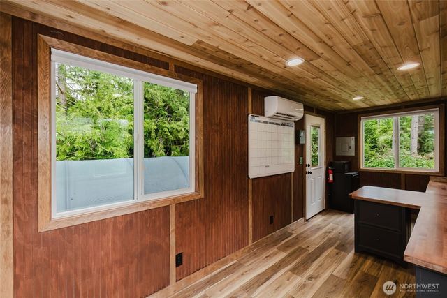 8025 W Wildcat Lake Road, Bremerton, WA 98312