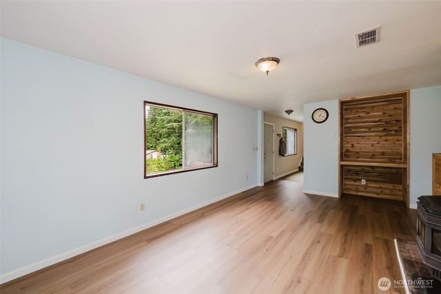 8025 W Wildcat Lake Road, Bremerton, WA 98312