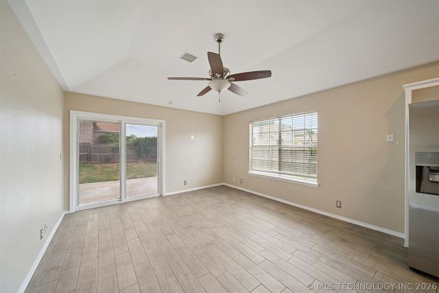 7502 S 91st East Avenue, Tulsa, OK 74133