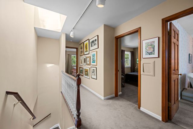 512 S Bristol Lane, Arlington Heights, IL 60005