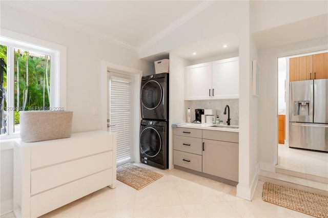 1029 Mariposa Ave, Coral Gables, FL 33146