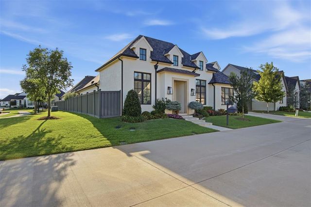16405 Loire West Drive, Edmond, OK 73013