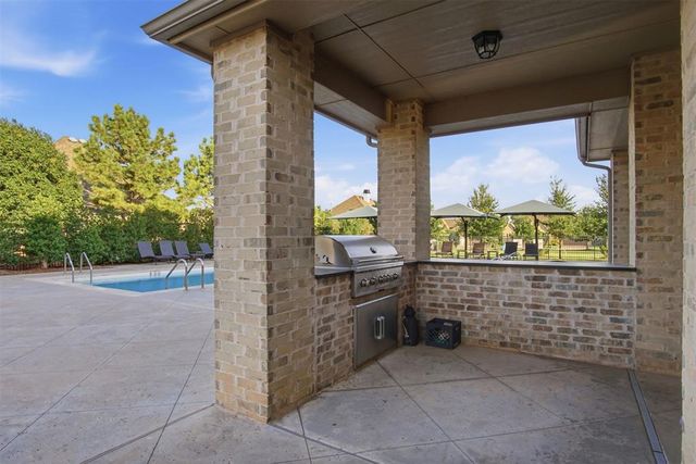 16405 Loire West Drive, Edmond, OK 73013