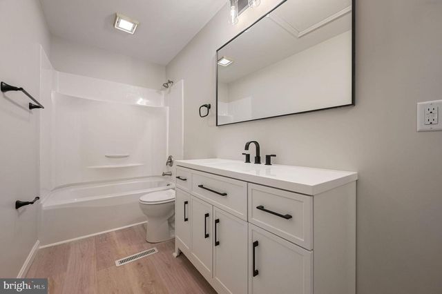 2891 KENTON RD, Dover, DE 19904