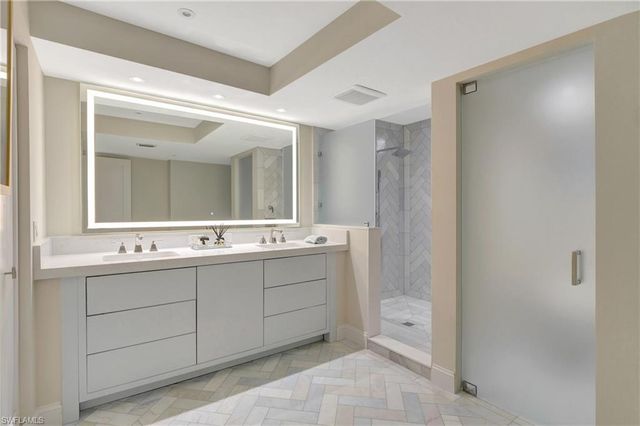 2357 Gulf Shore BLVD N 107, Naples, FL 34103