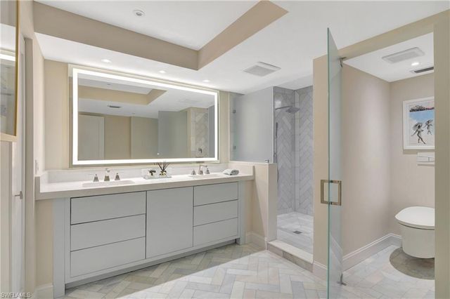 2357 Gulf Shore BLVD N 107, Naples, FL 34103