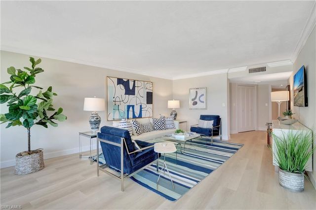 2357 Gulf Shore BLVD N 107, Naples, FL 34103