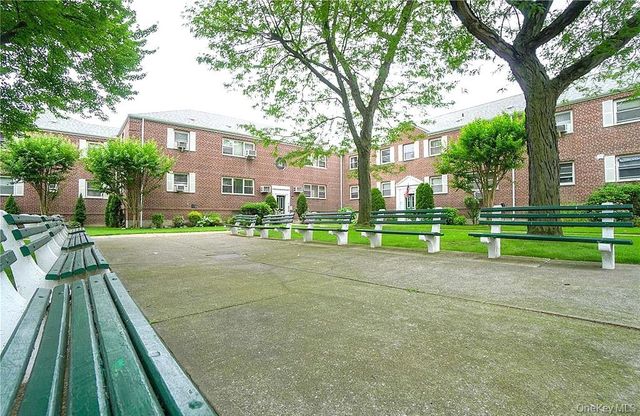 89-25 Shore Parkway 2, Howard Beach, NY 11414
