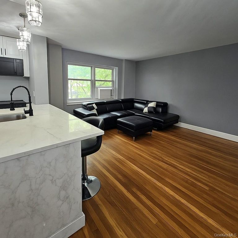 89-25 Shore Parkway 2, Howard Beach, NY 11414 — photo 4