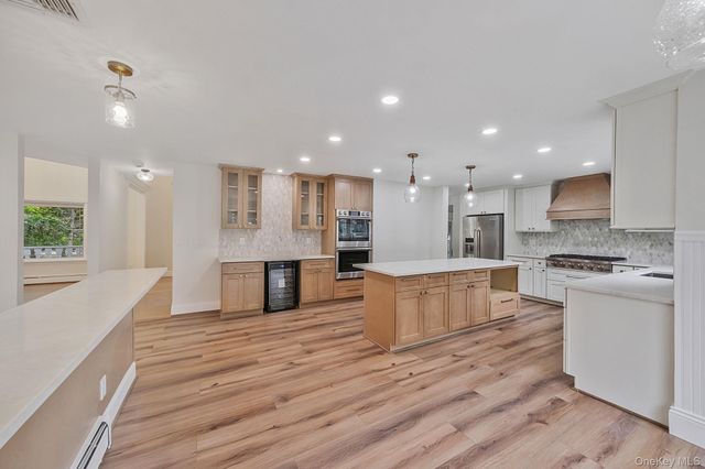 6 Robert Court, Center Moriches, NY 11934