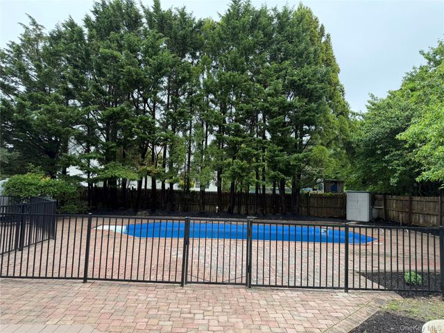 6 Robert Court, Center Moriches, NY 11934