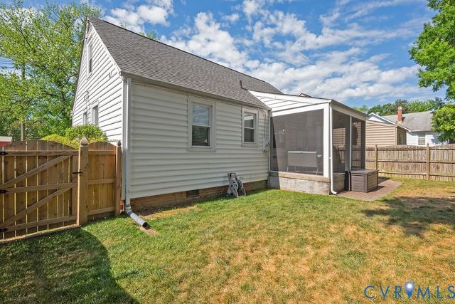 2326 Clarke St, Henrico, VA 23228