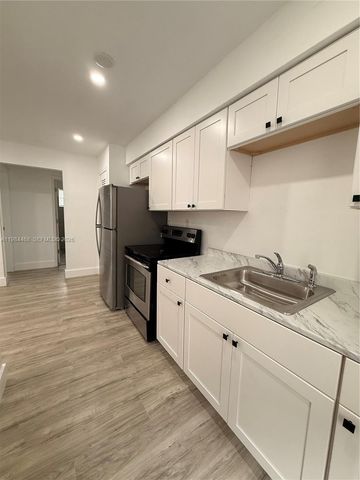 16890 NE 21st Ave 9, North Miami Beach, FL 33162