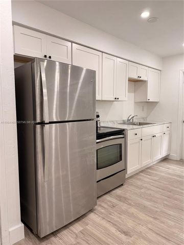 16890 NE 21st Ave 9, North Miami Beach, FL 33162