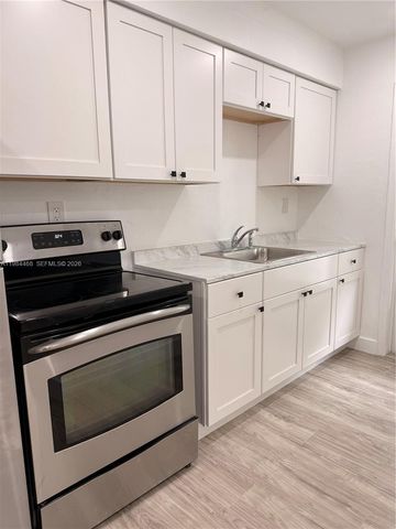 16890 NE 21st Ave 9, North Miami Beach, FL 33162