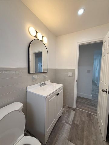 16890 NE 21st Ave 9, North Miami Beach, FL 33162