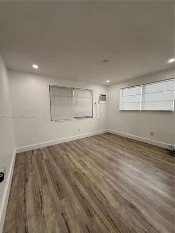 16890 NE 21st Ave 9, North Miami Beach, FL 33162