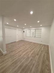 16890 NE 21st Ave 9, North Miami Beach, FL 33162