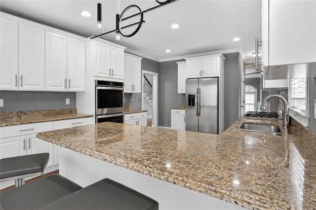 2502 Regency Lake Drive, Marietta, GA 30062